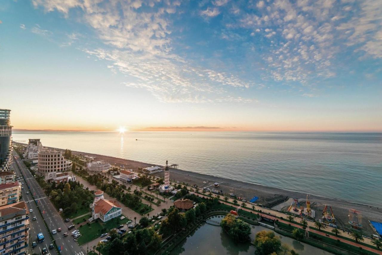 Orbi City Aparthotel Batumi Esterno foto